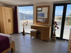 Villa Kirmizi Lale, Private Pool, Gardens, Very Close to Town - No Need for Taxi