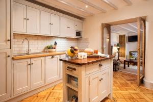 The Craftsmans Cottage