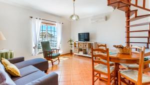 Luminous 3BDR Apartment W/Balcony by LovelyStay - 3 tähden hotellit kaupungissa Vila Nova De Cacela