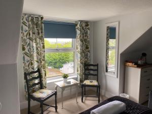Deluxe Twin Room room in Camelot Guest House