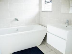 1253 The Blyde Crystal Clear 3 Bedroom Garden Apartment