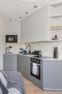 Gran Via VII calle Jacometrezo 2BR 2BH