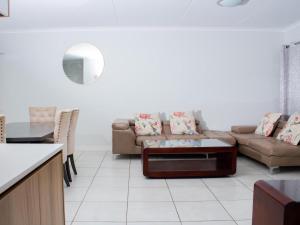 1254 The Blyde Crystal Clear 3 Bedroom Garden Apartment