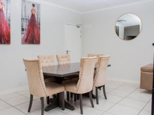 1254 The Blyde Crystal Clear 3 Bedroom Garden Apartment