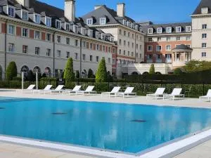 Dream Castle Hotel Marne La Vallee - 伊斯勒勒维莱努瓦