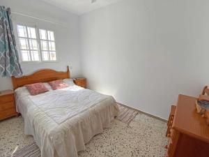 Villa Manoli: 4 bedroom villa in Zahora, ideal for 2 families