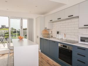 Golygfar Gastell Castle View