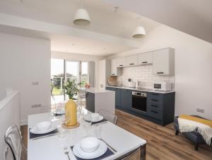 Golygfar Gastell Castle View