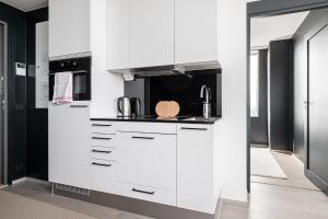 "KANSI" - 15th Floor Penthouse with Jacuzzi & 60m2 Terrace