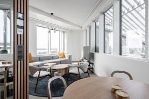 "KANSI" - 15th Floor Penthouse with Jacuzzi & 60m2 Terrace