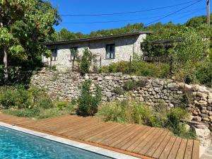 Maisons de vacances Belle de Nuit - Gite en Ardeche avec piscine et vue : photos des chambres
