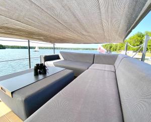 TraumZeitBoot Jutta - exklusiver Festlieger in perfekter Lage am Scharmützelsee Bad Saarow