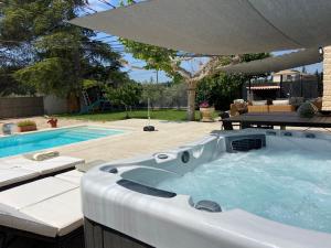 Villas Villa plain-pied 12 min Aix spa, piscine, borne electique : photos des chambres