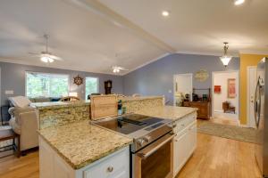 Lake Hartwell Vacation Rental with Dock and Hot Tub!