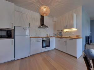 Appartements La Bourboule Centre - Magnifique T3 avec Balcon, Wi-Fi, Animaux Acceptes - FR-1-608-119 : photos des chambres