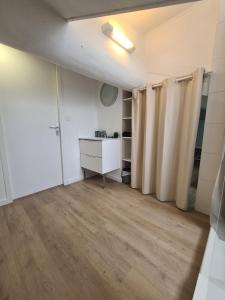 Appartements Le petit Strasbourg- Studio renove-3pers-Caluire : photos des chambres