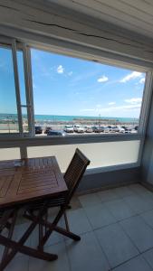 Hotels Le Dauphin Bleu : Chambre Lits Jumeaux avec Balcon - Vue sur Mer