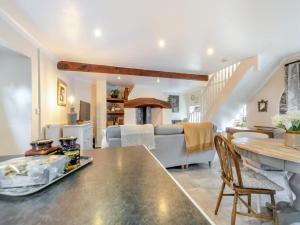 The Stable, Cuffern Manor Cottages