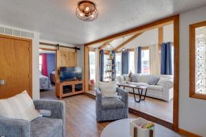 Lakefront Missouri Vacation Rental with Dock and Slip!