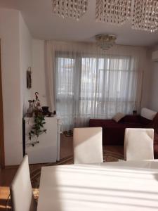 Прекрасный апартамент с видом на море и бассейном