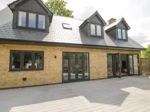 Greystones - Hucclecote