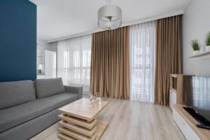 Odra Tower Apartments with FREE GARAGE Wrocław by Renters