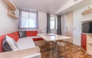 Nice Home In Sveti Filip I Jakov 