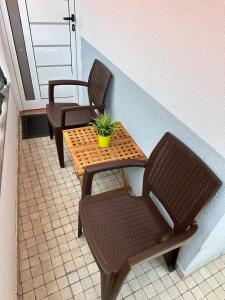 2 bed room apartment , sea view, 10 minutes walk to the beach