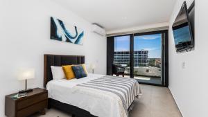 Brand New Condo Aria Ocean 501 by Kivoya