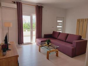 Apartments Donadic III, Caska