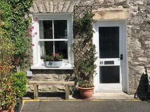 21 Entry Lane - Burneside