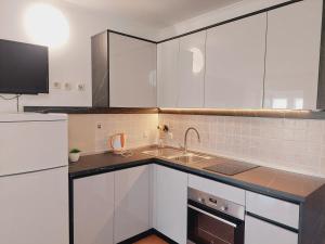 Apartments Donadic I, Caska