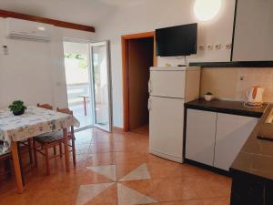 Apartments Donadic I, Caska