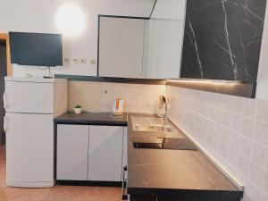 Apartments Donadic I, Caska 