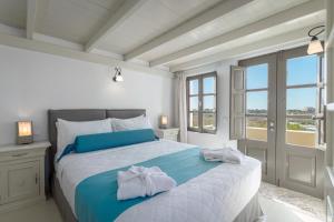 Master Suite with Sea View room in En Plo Boutique Suites Santorini