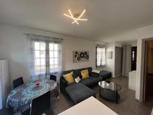 Appartement pour 2 personnes en ville avec terrasse
