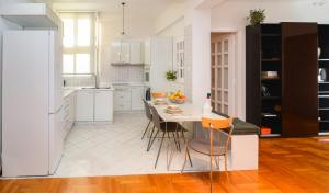 Φωτεινό κομψό & άνετο διαμέρισμα κοντά στο κέντρο!