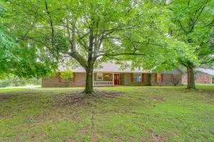 Near Grand Lake Family Home with Shared Dock! - Eucha