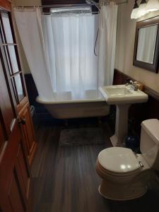 Double Room with Shared Bathroom room in Terrapin Hostel