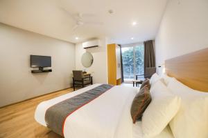 Super Townhouse 557 Near Golf course road