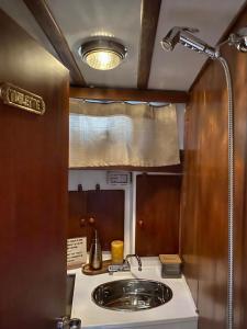 Sailing Nights Boat&breakfast img17