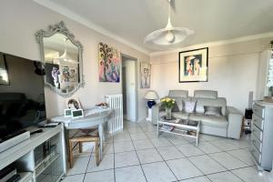 2 room apartment with sea view