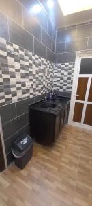 Petra Mountain House