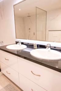 Luxury Apartments Sabi Waikiki con garaje