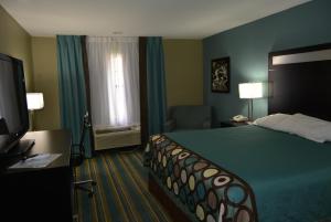 King Studio Suite - Smoking room in Super 8 by Wyndham Sulphur