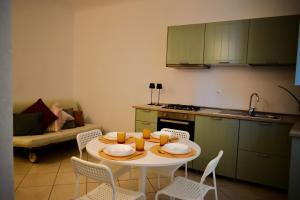 Bebyme - UN ANGOLO DI SOLE