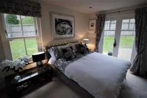 Loch Lomond Unique Selfcontained bed+bathroom - Alexandria