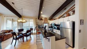 Peaceful Woodbridge Hideaway