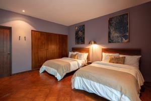 HOLT Balcones Guesthouse - Two Double Beds Room