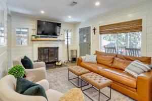 Bright and Cozy Big Bear Cabin Rental about 5 Mi to Lake